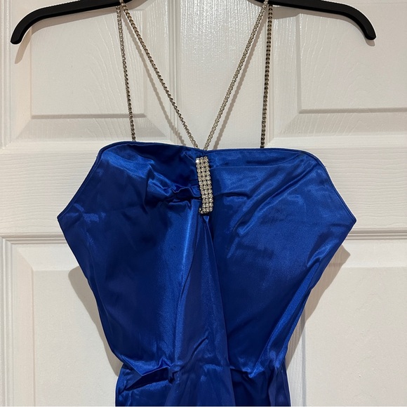 Blue evening gown - Picture 2 of 5